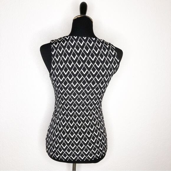 WHBM black white geometric chevron layered sleeveless top size Extra Small XS - Picture 13 of 13